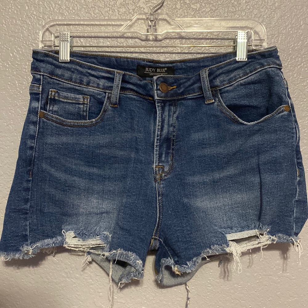 Judy Blue distressed cutoff shorts. 2-3” inseam.
